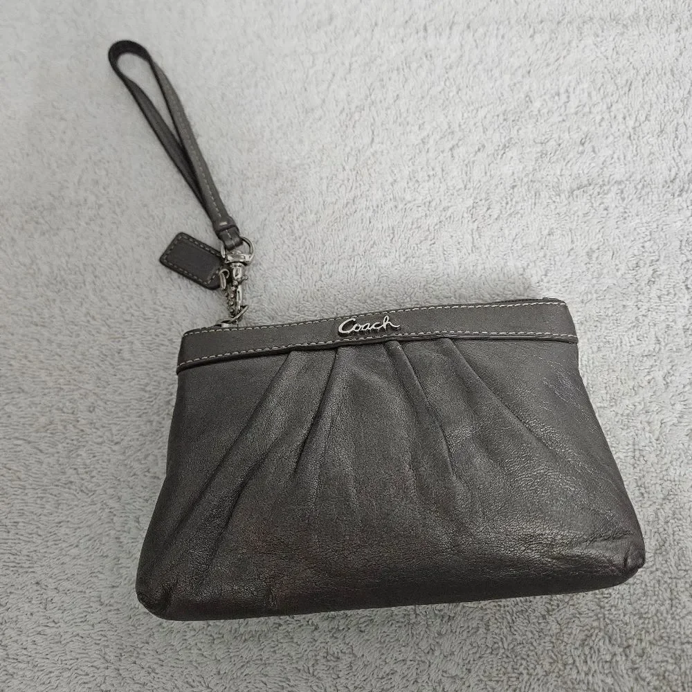 Coach wristlet gray